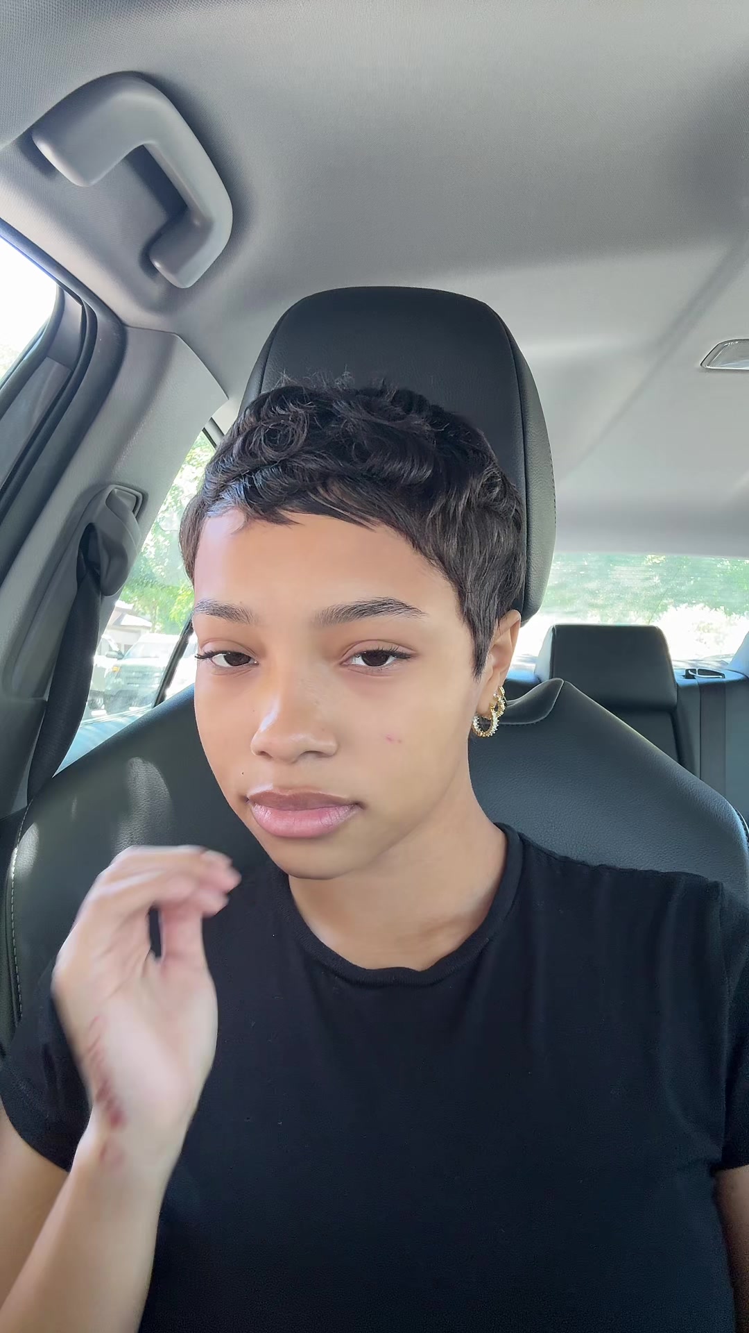 @b.