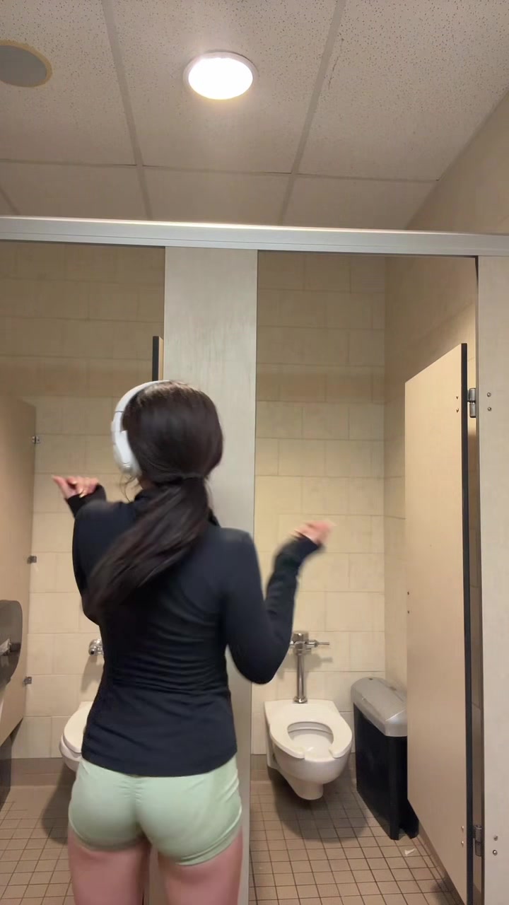 @chelseaabro