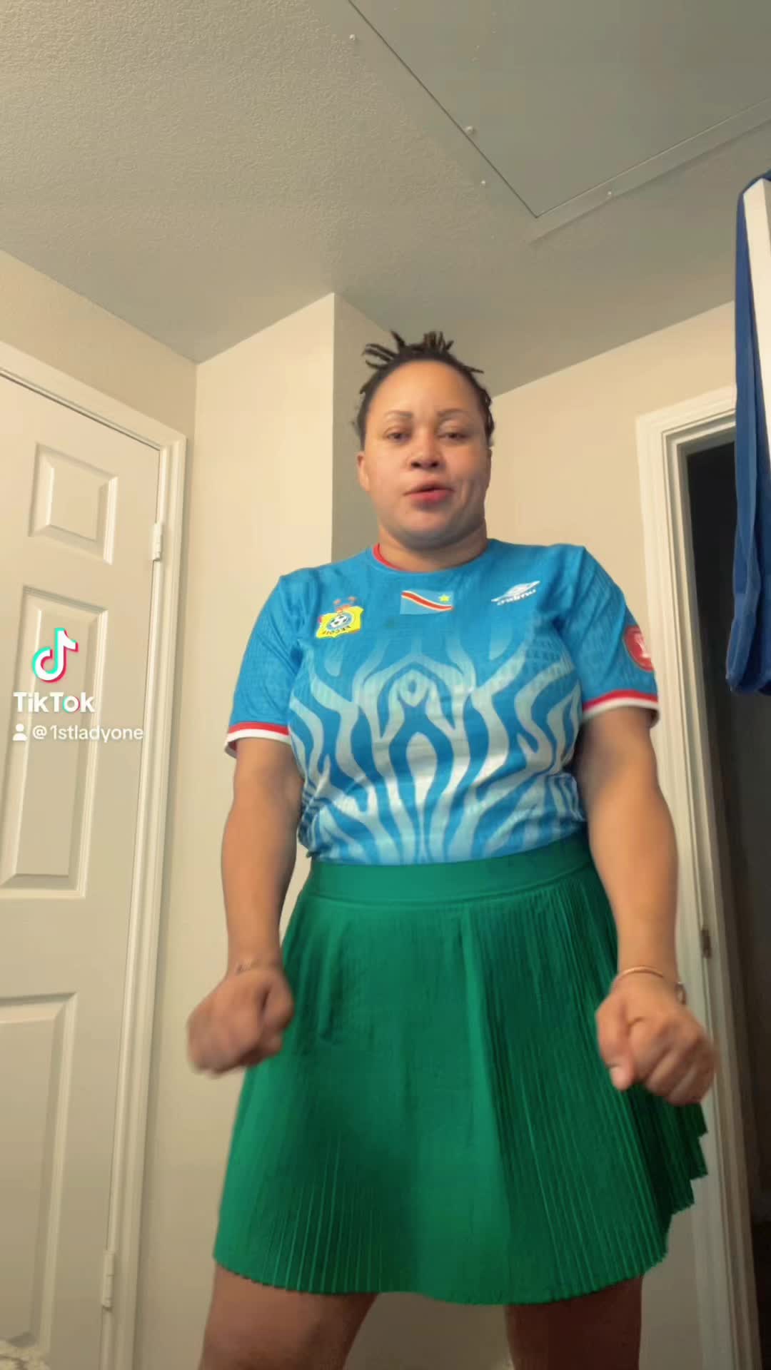 @1stladyone