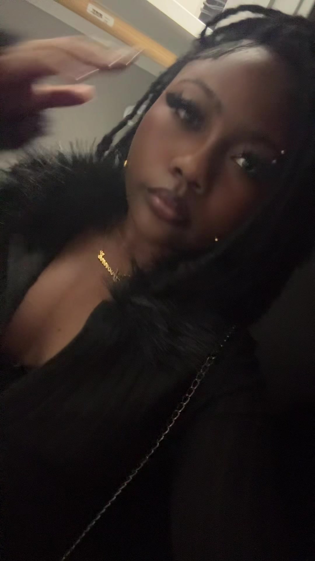 @⃟