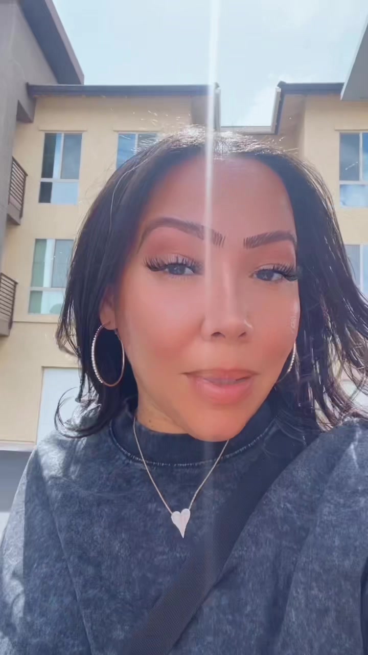@KrystinaB 🦅🖤