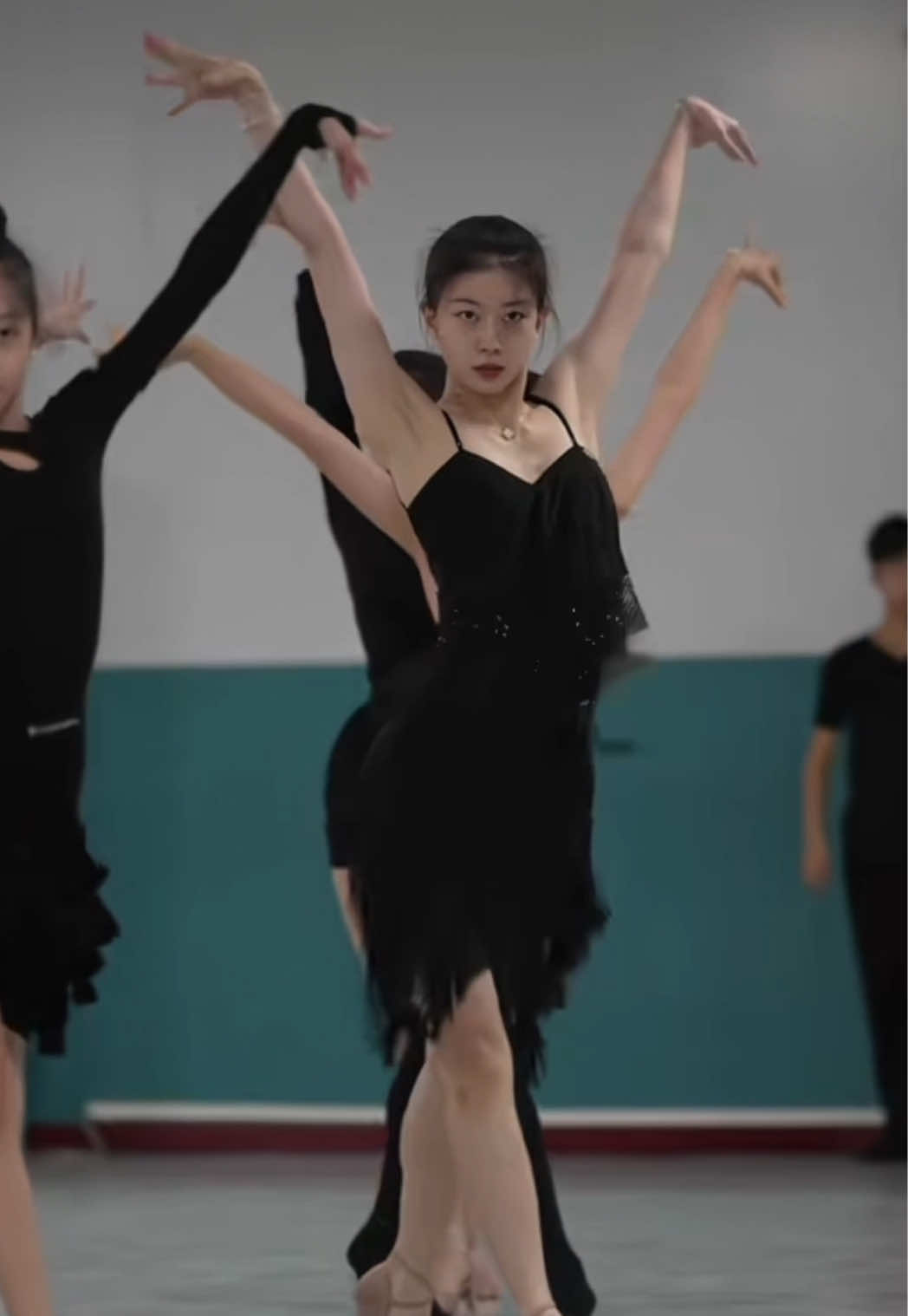 @𝒂𝒊𝒏𝒊𝒎𝒐𝒉𝒂𝒏