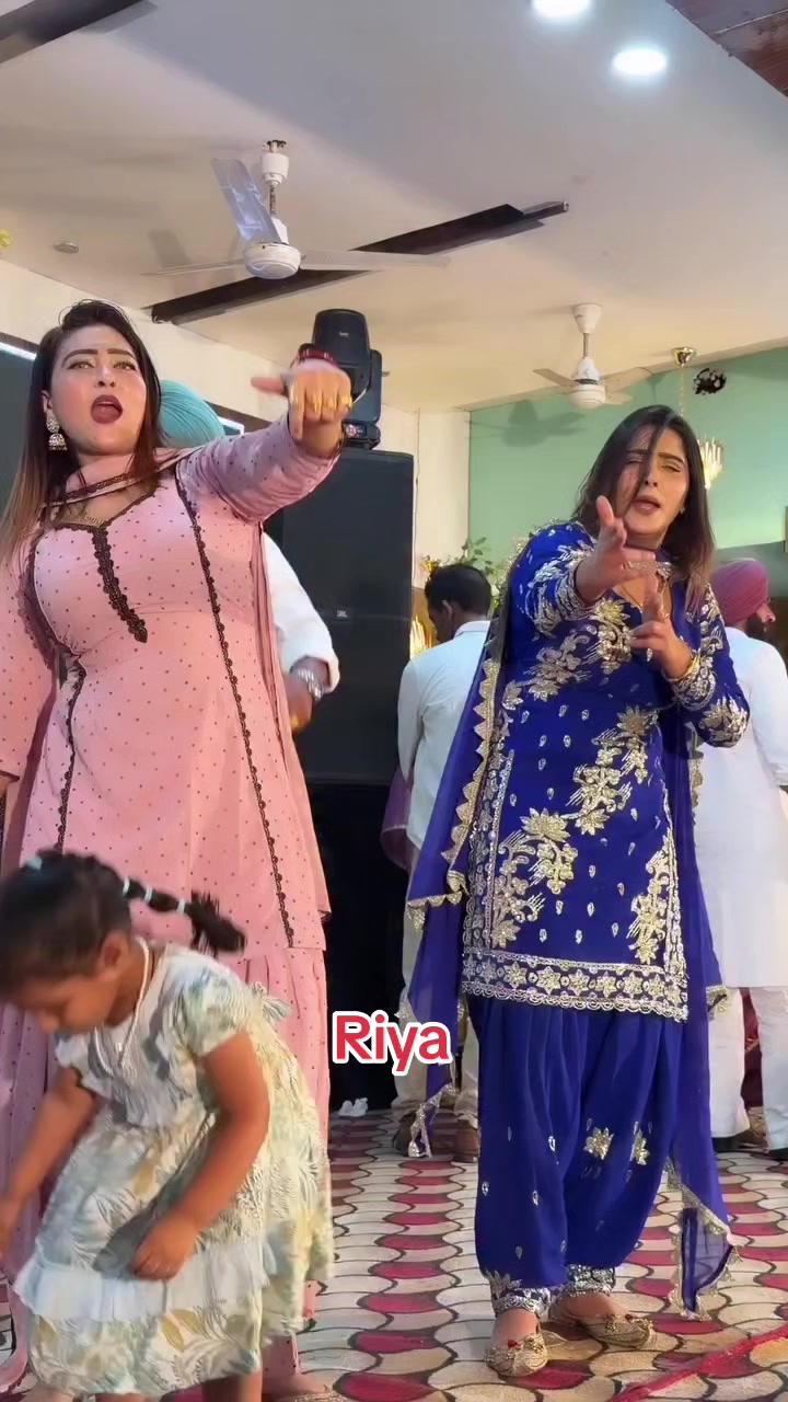 @Aj_Malika011