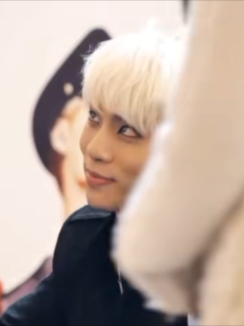 @SHINee ♥️Jonghyun
