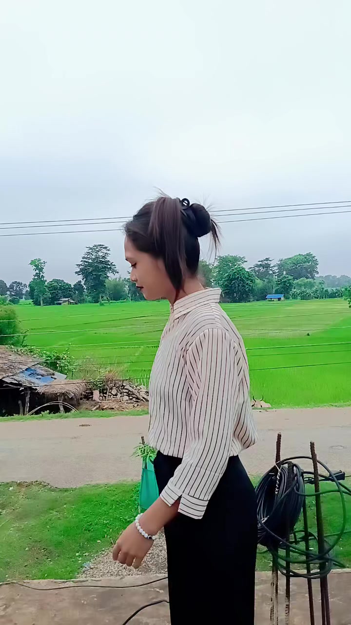 @<पुष्पा चौधरी>