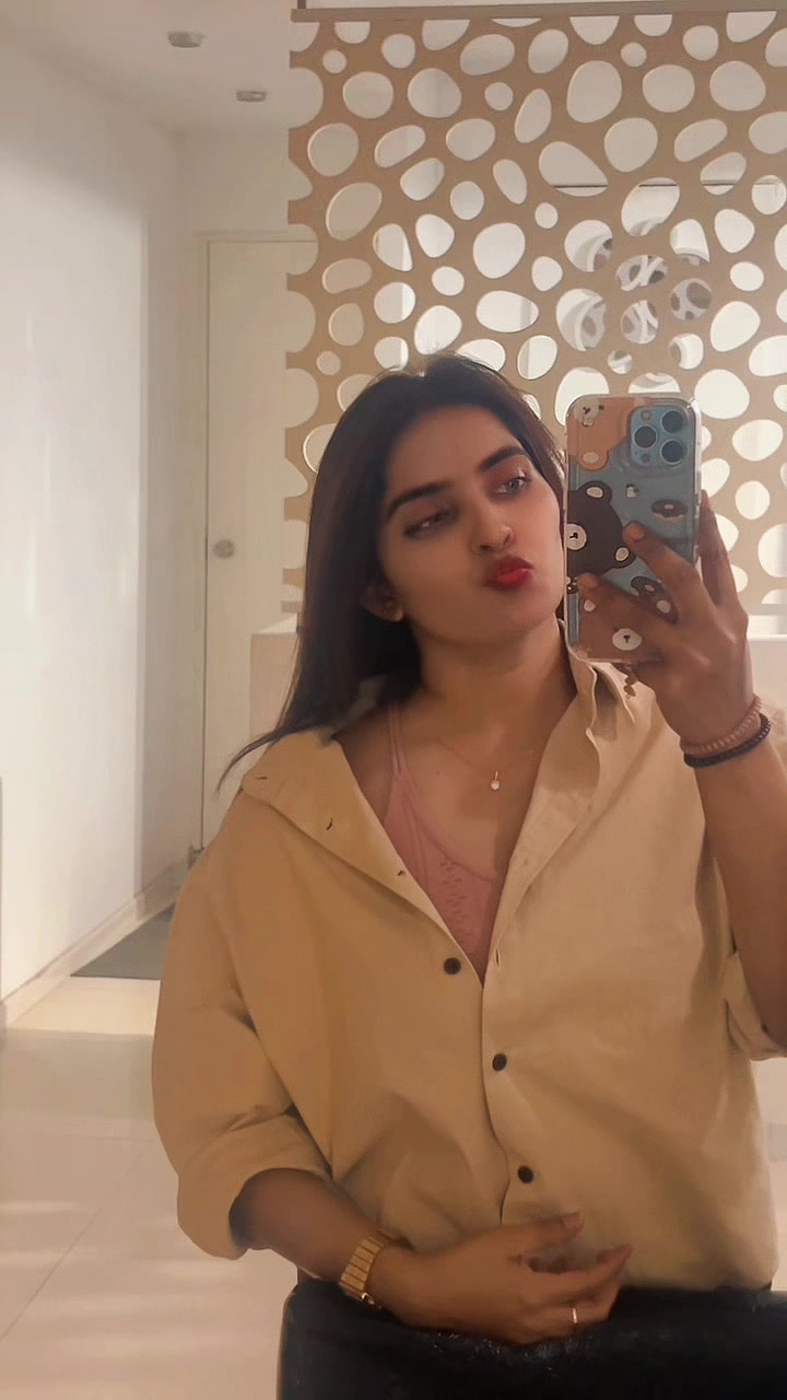 @Cinderella 🧚♀️💖 ( ZINDY )