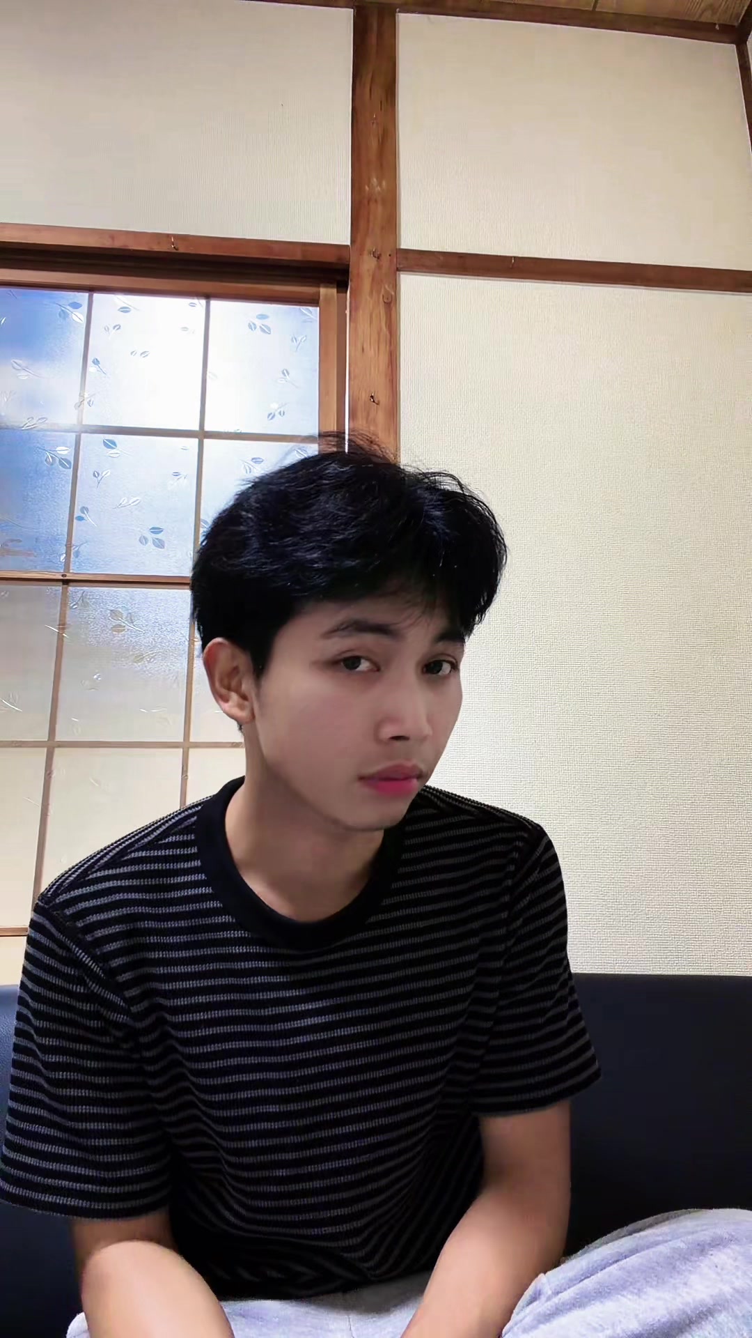 @ᴀʏᴇ ᴄʜᴀɴ ᴀᴜɴɢ 🎶
