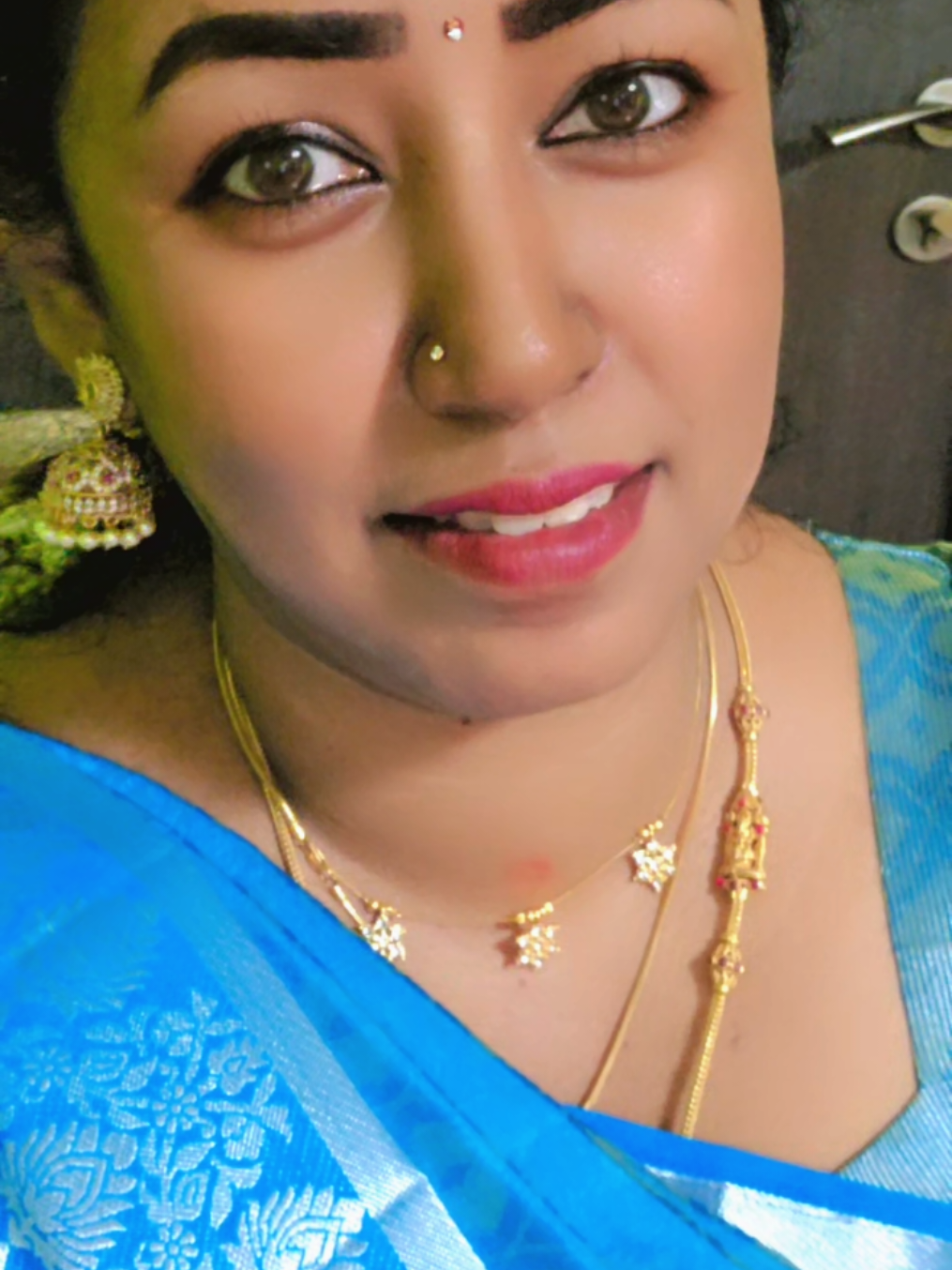 @KaraikudiPonnu_Leka