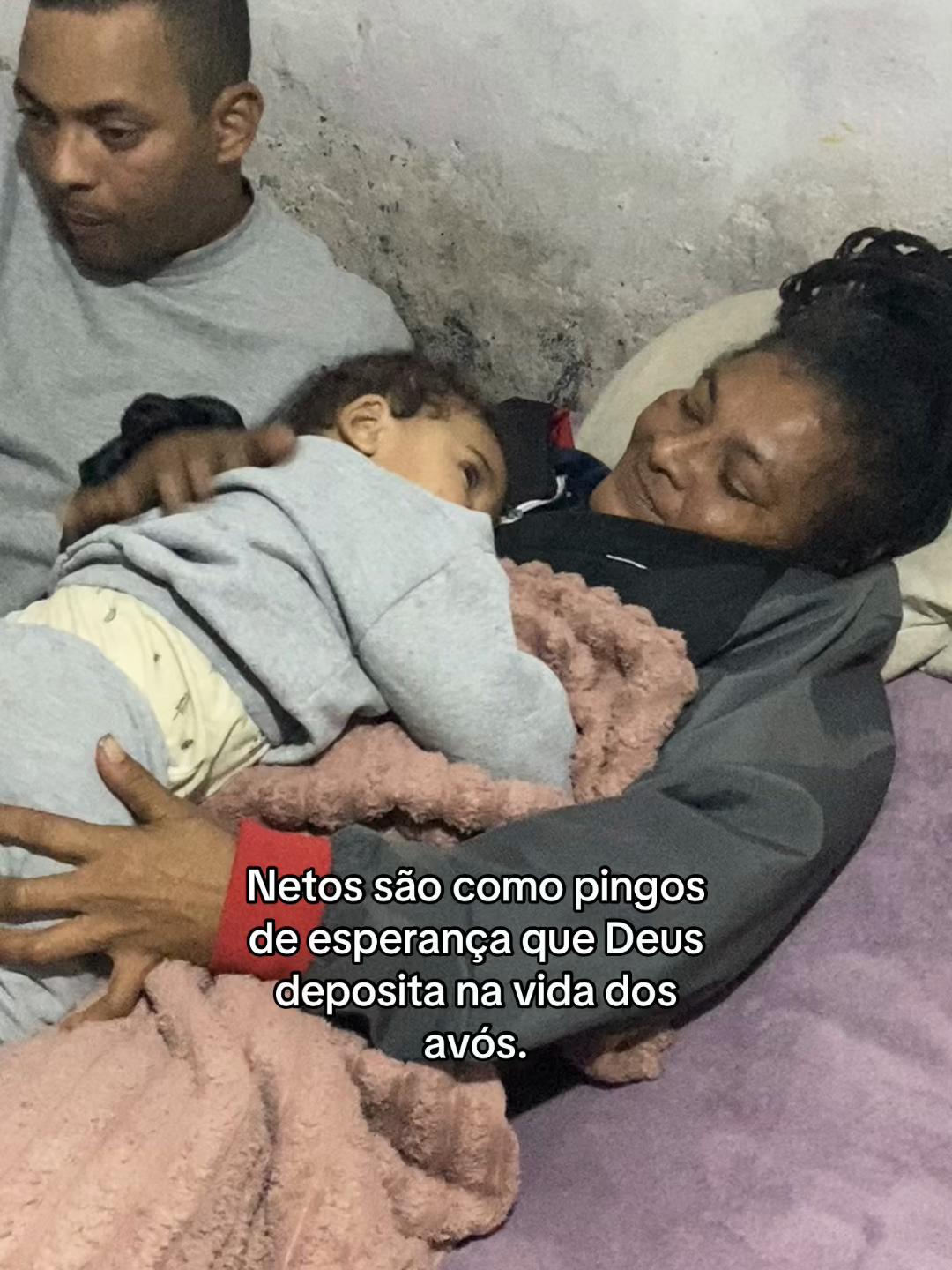 @carolainevitoria