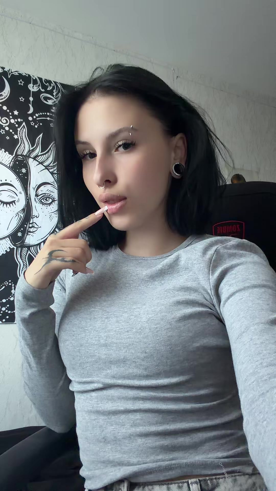 @Санька
