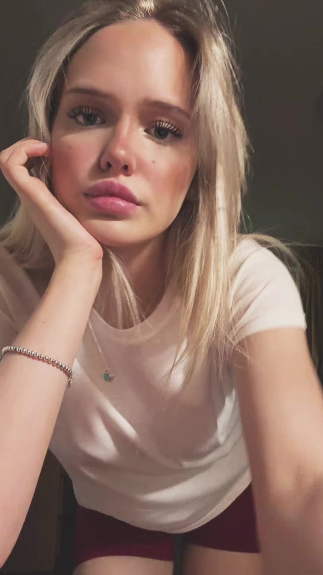 @👩🏼