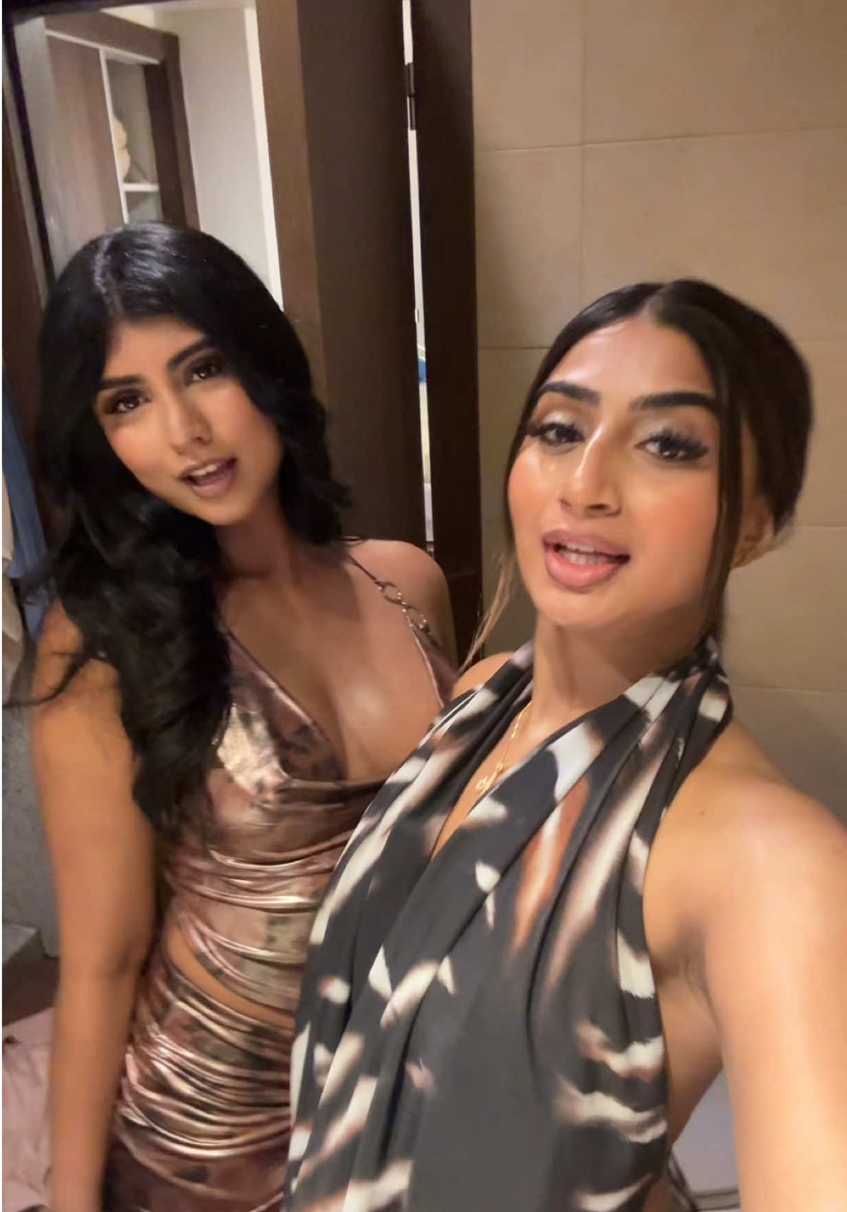 @akshileya