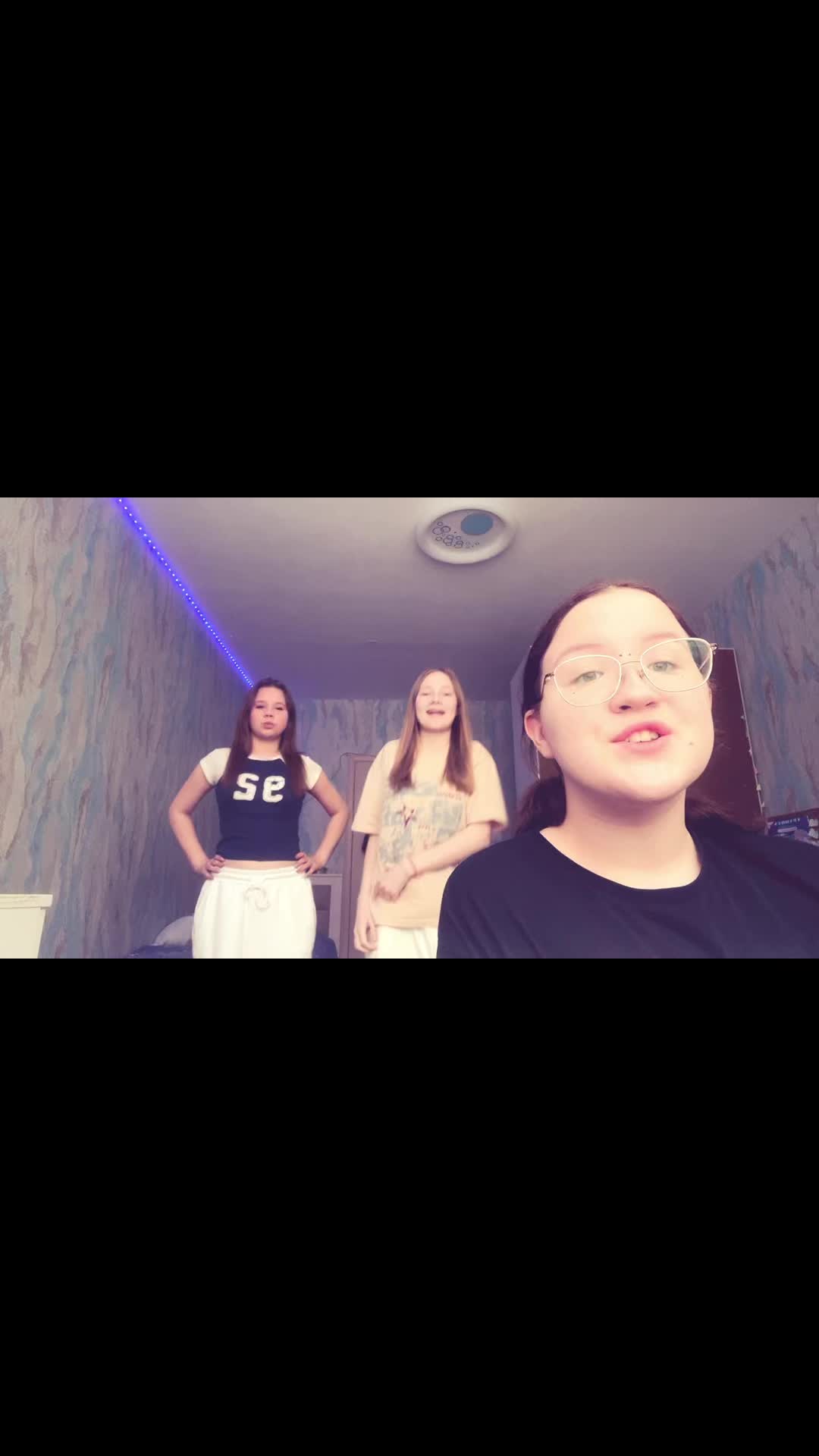 @megapolly