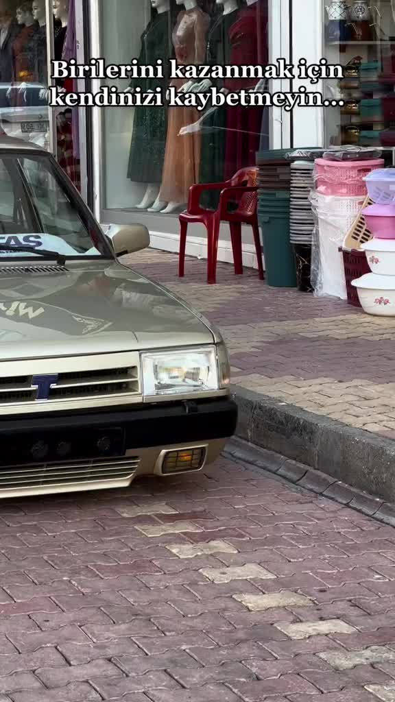 @𝘼𝙔𝘿𝙄𝙉 𝙆𝙄𝙍𝙈𝙄𝙕𝙄 🇹🇷