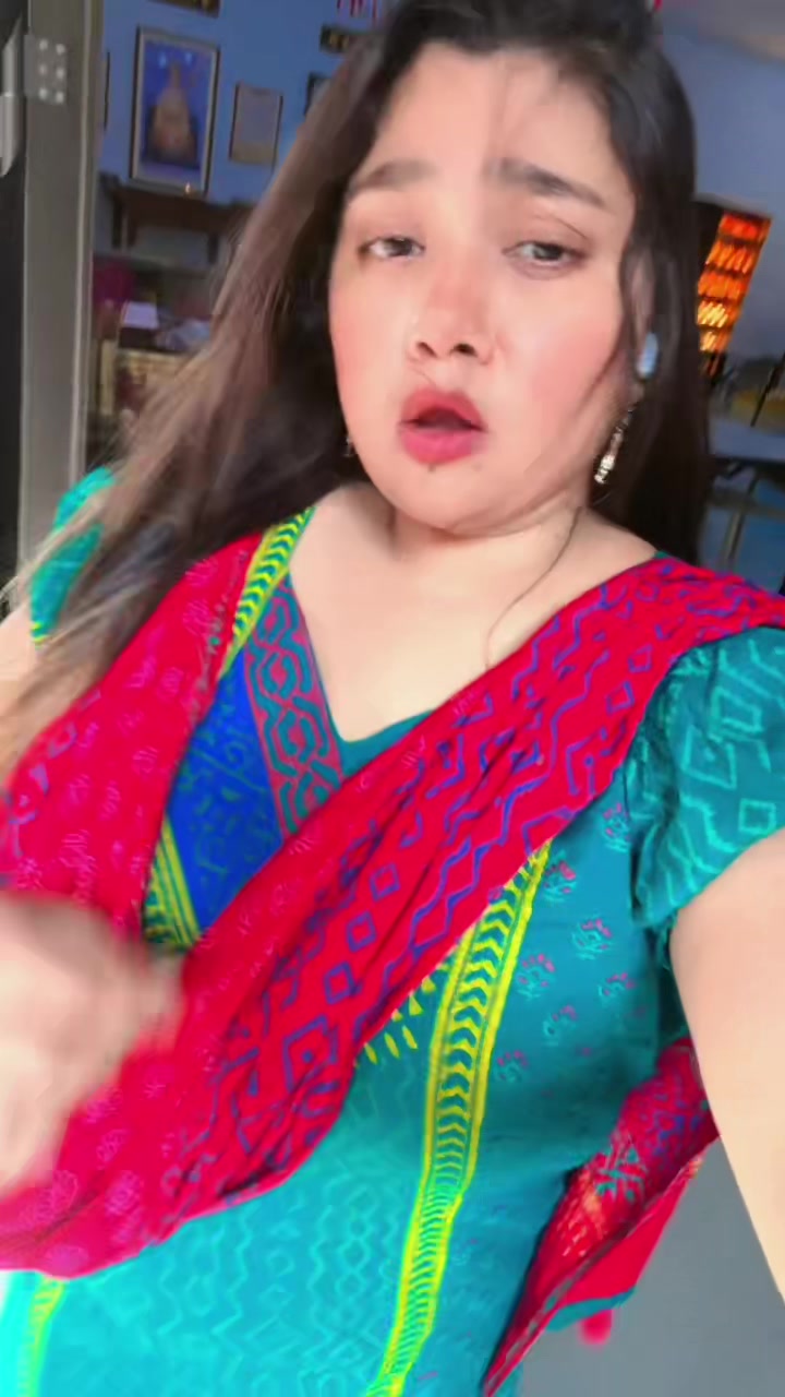 @হাসির 💋 রানি