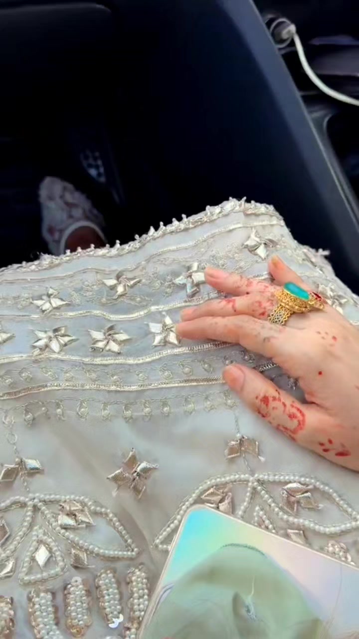 @KAMI Khokhar💫