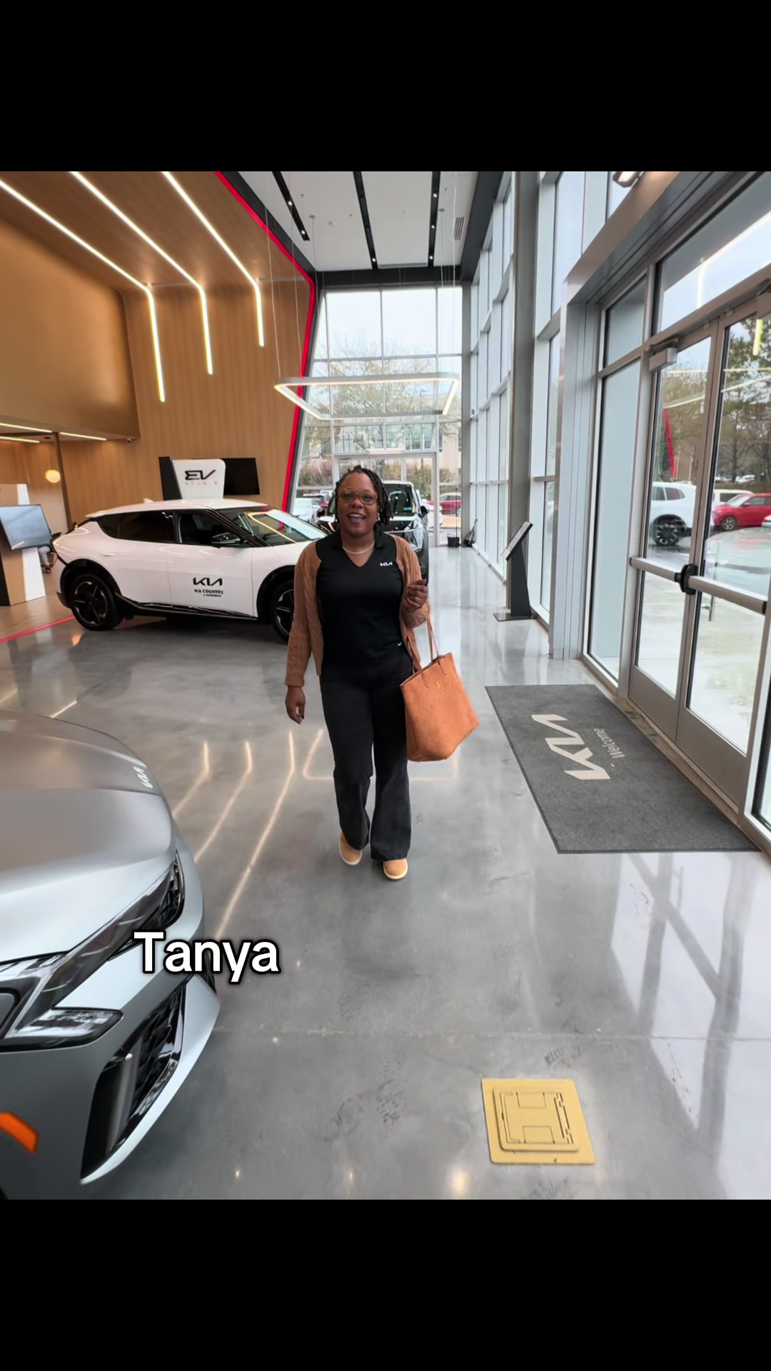 @Kia Country of Savannah