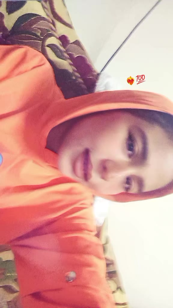 @🫐