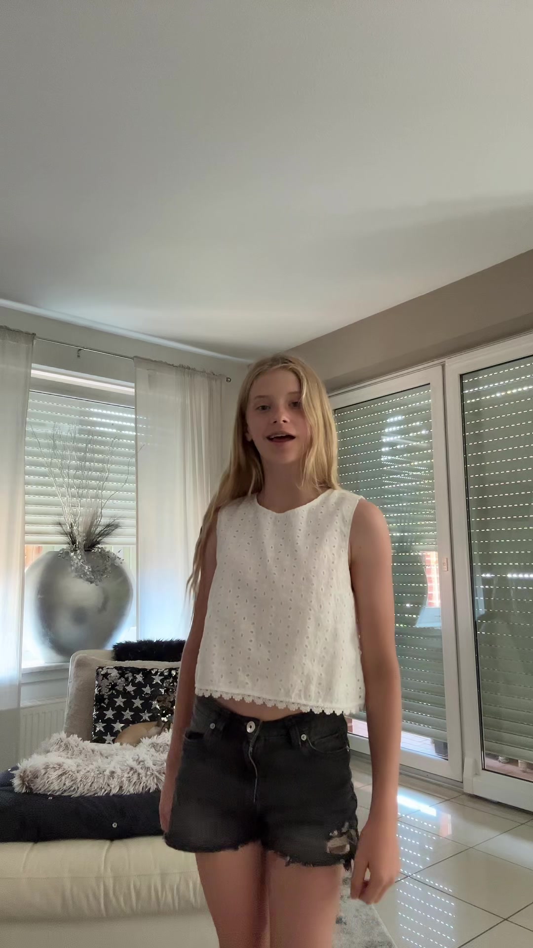 @Bella