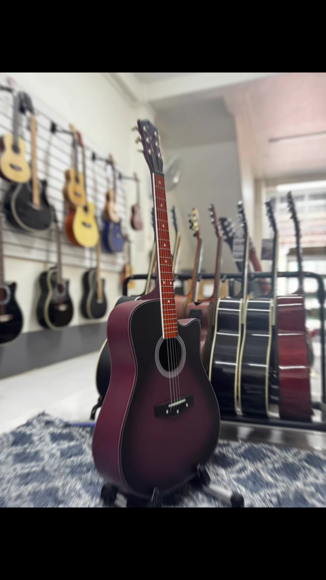 @DaungDaungDin_Guitar Shop