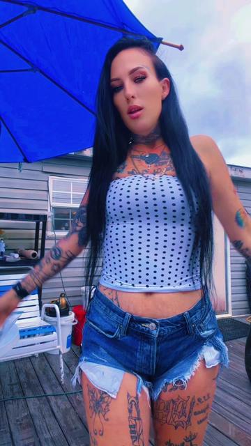 @ғͫʊͦcͭкͪɳͣ Tattedmommy420