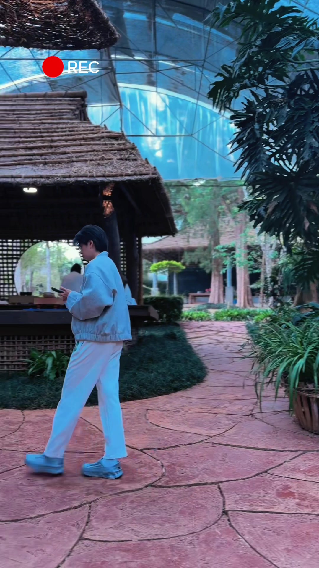 @ຊ້ອຍ ພອນສະຫວັນ (CEO PARADISE)