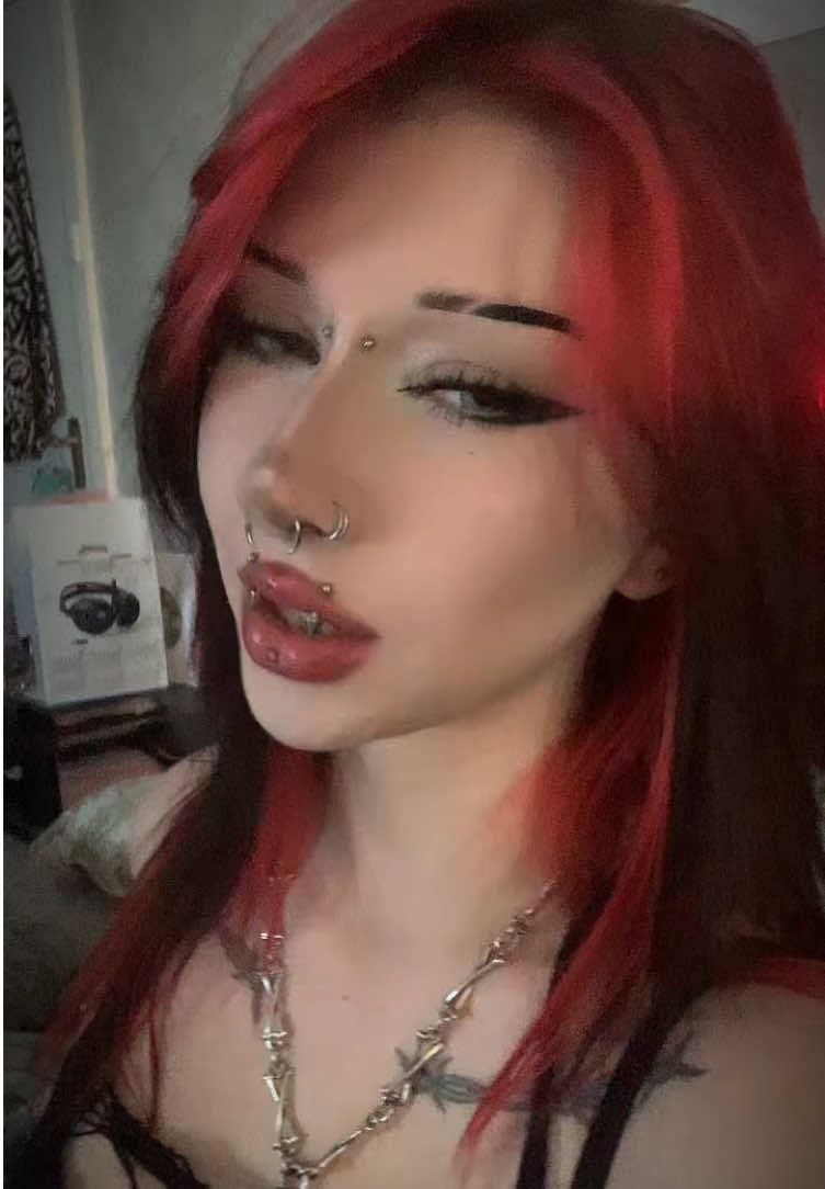 @𝔘𝔯.𝔳𝔞𝔪𝔭_𝔪𝔞𝔯𝔠𝔶