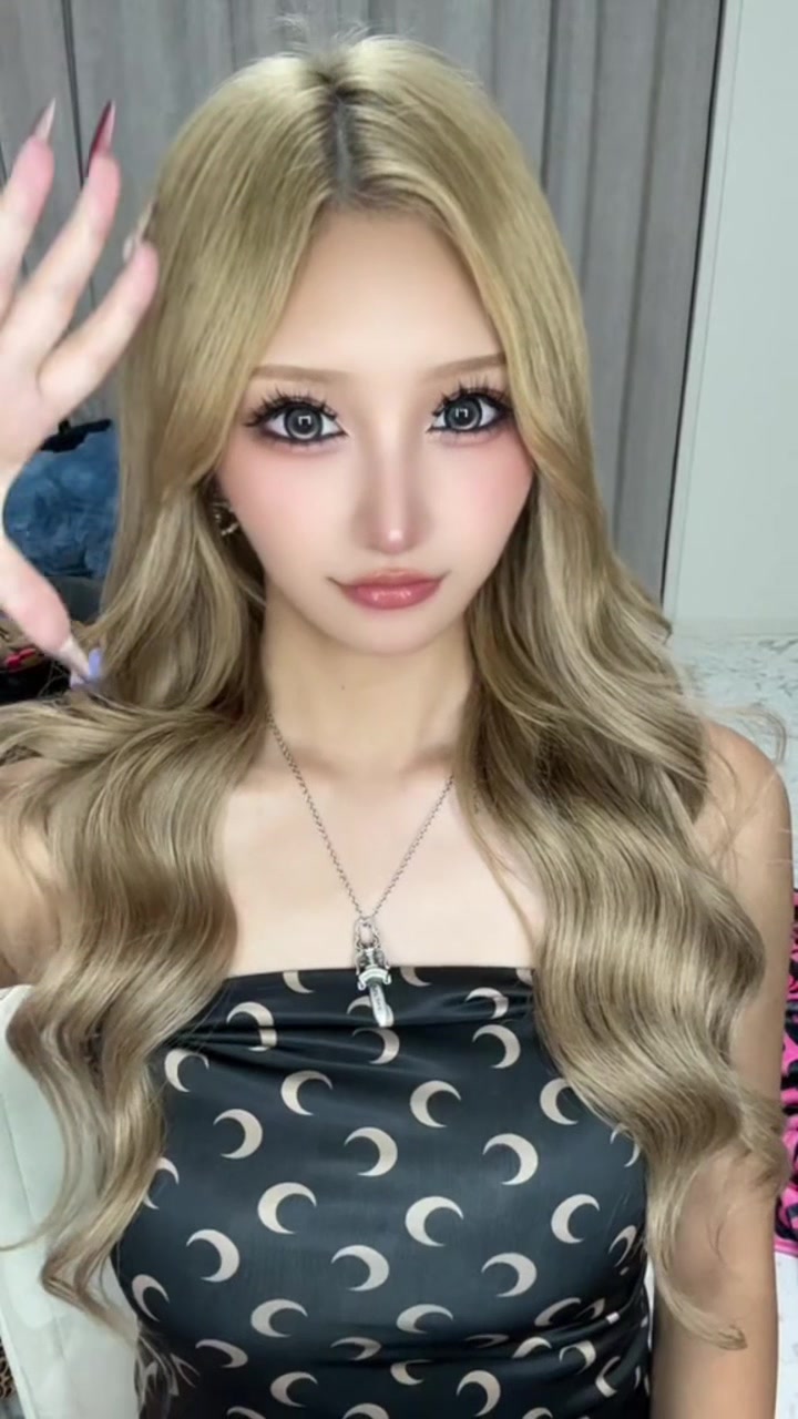 @ねおん