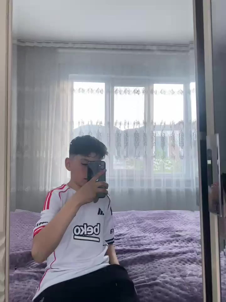 @𝓤