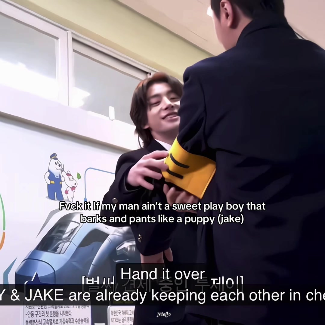 @Nie ᥫ᭡