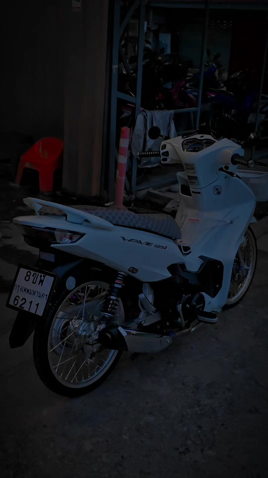 @นพรัตน์ กล่ำผ่อง
