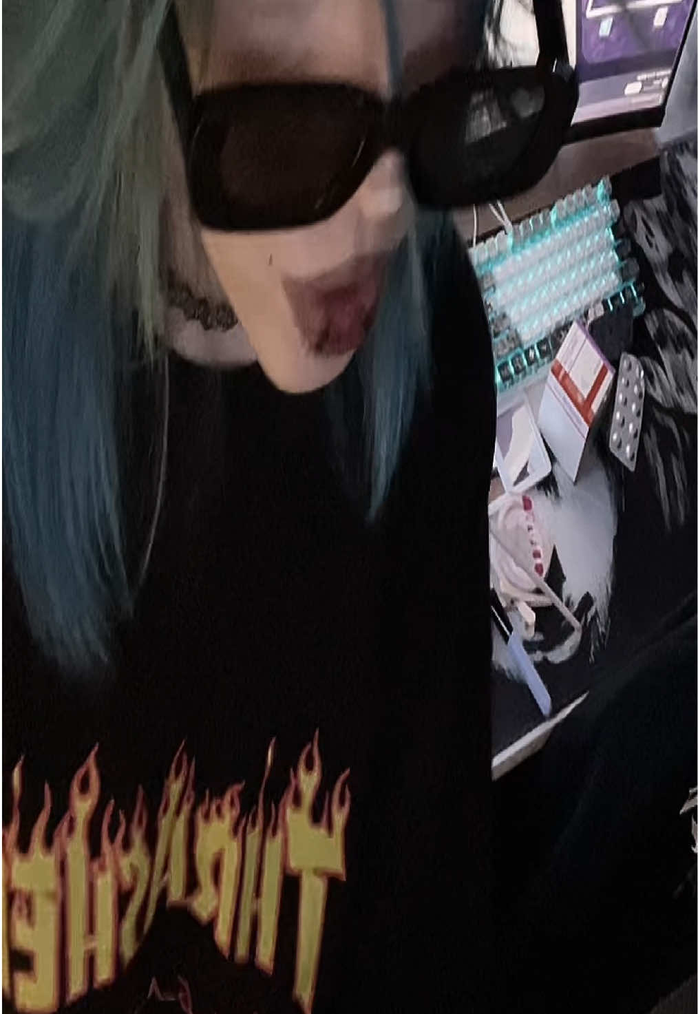 @ďefective