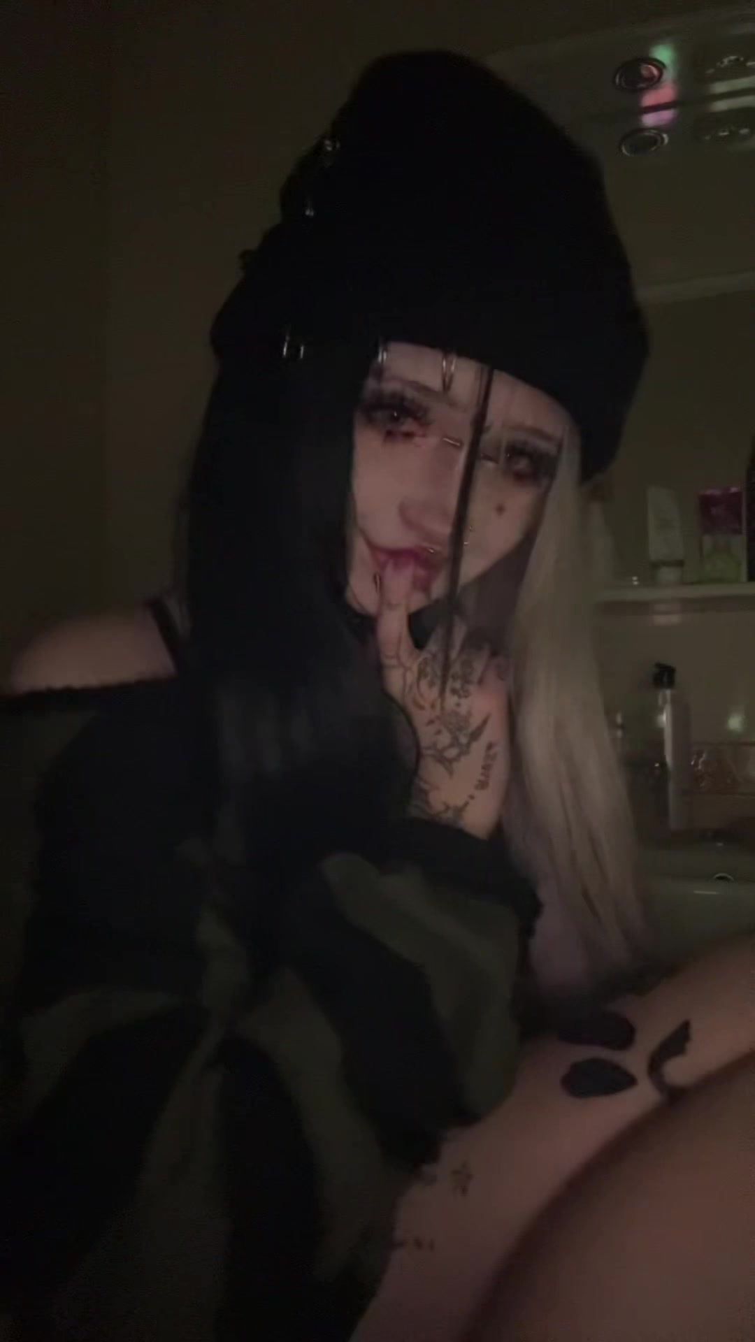 @тина
