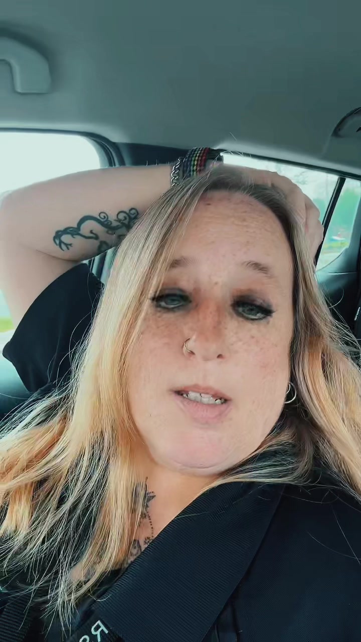 @🧡🤍🩷 just a lesbian🧡🤍🩷