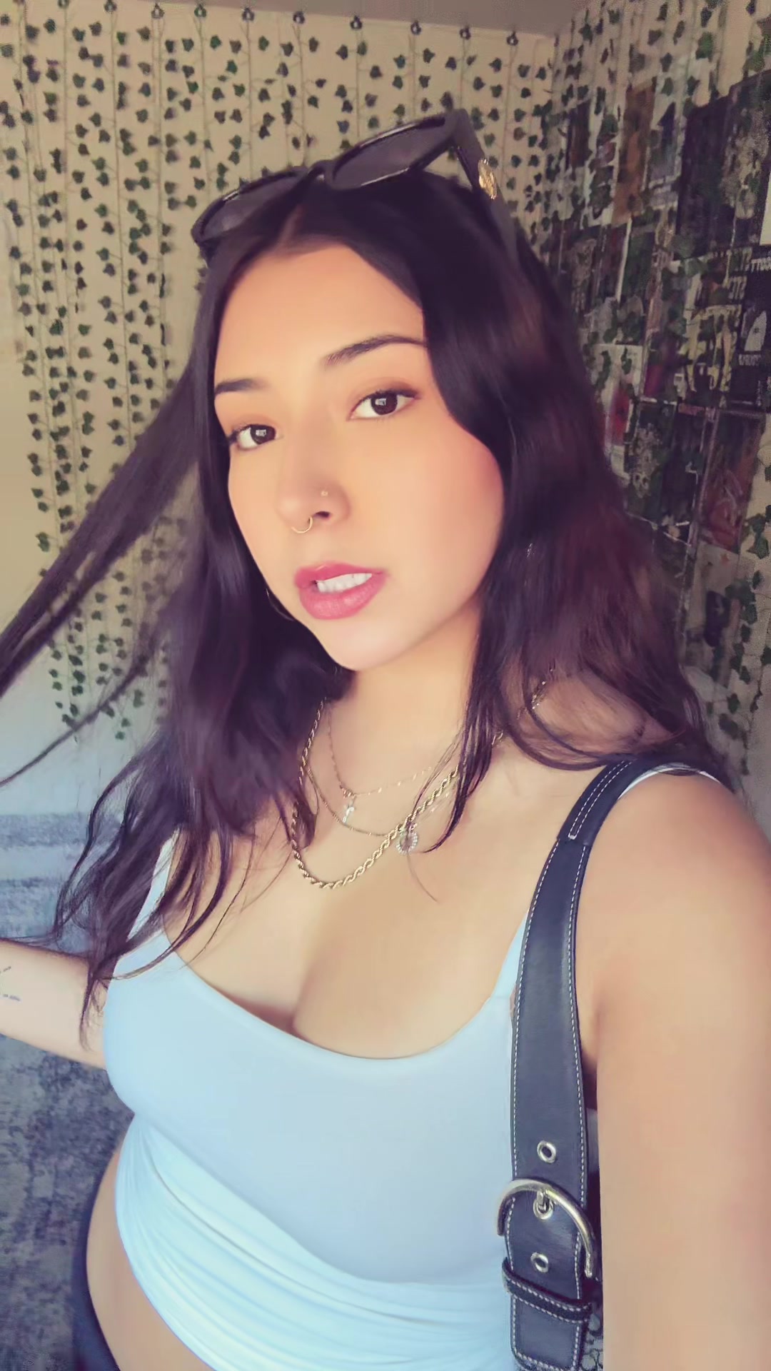 @🧟&zwj;♀️