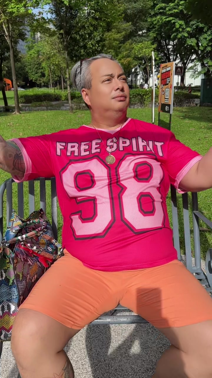 @iamDeEnormouS 🇸🇬