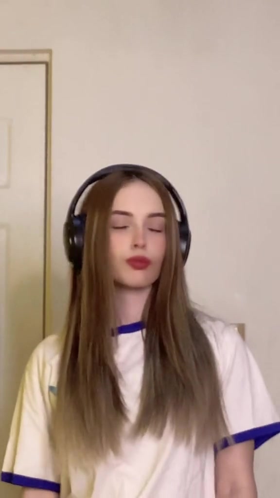 @Evelia