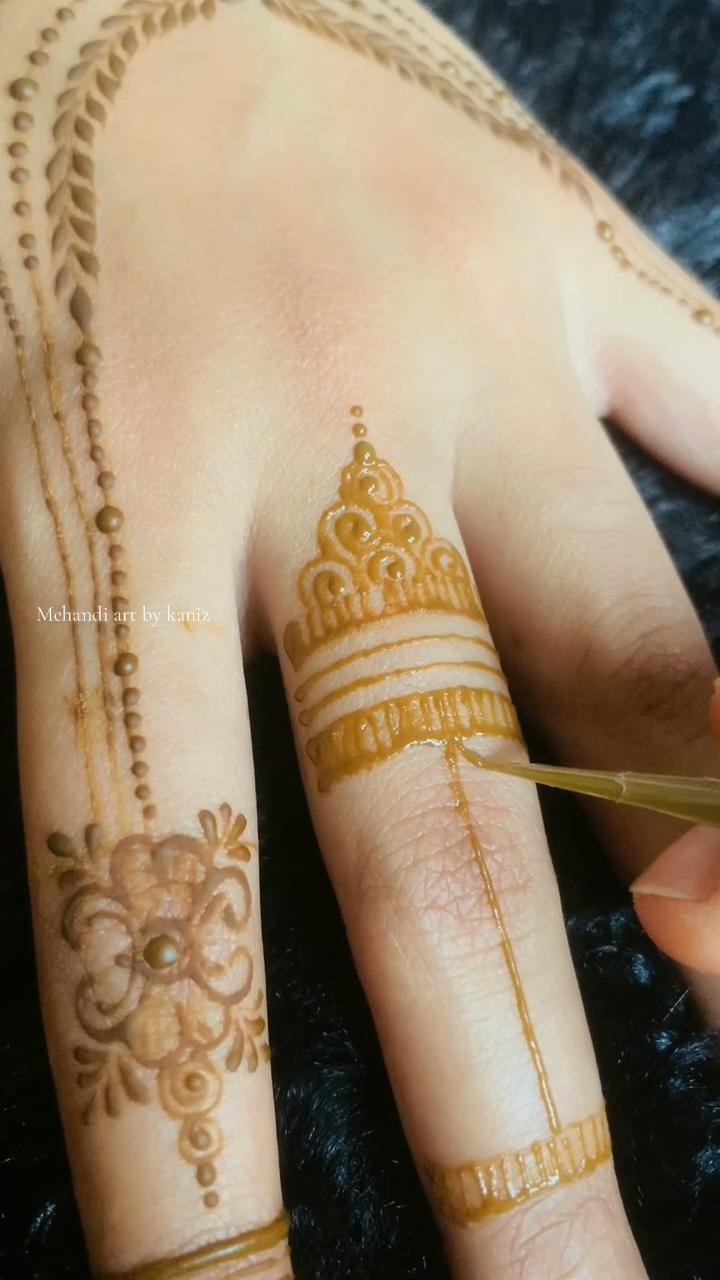 @Mehandi art by kaniz