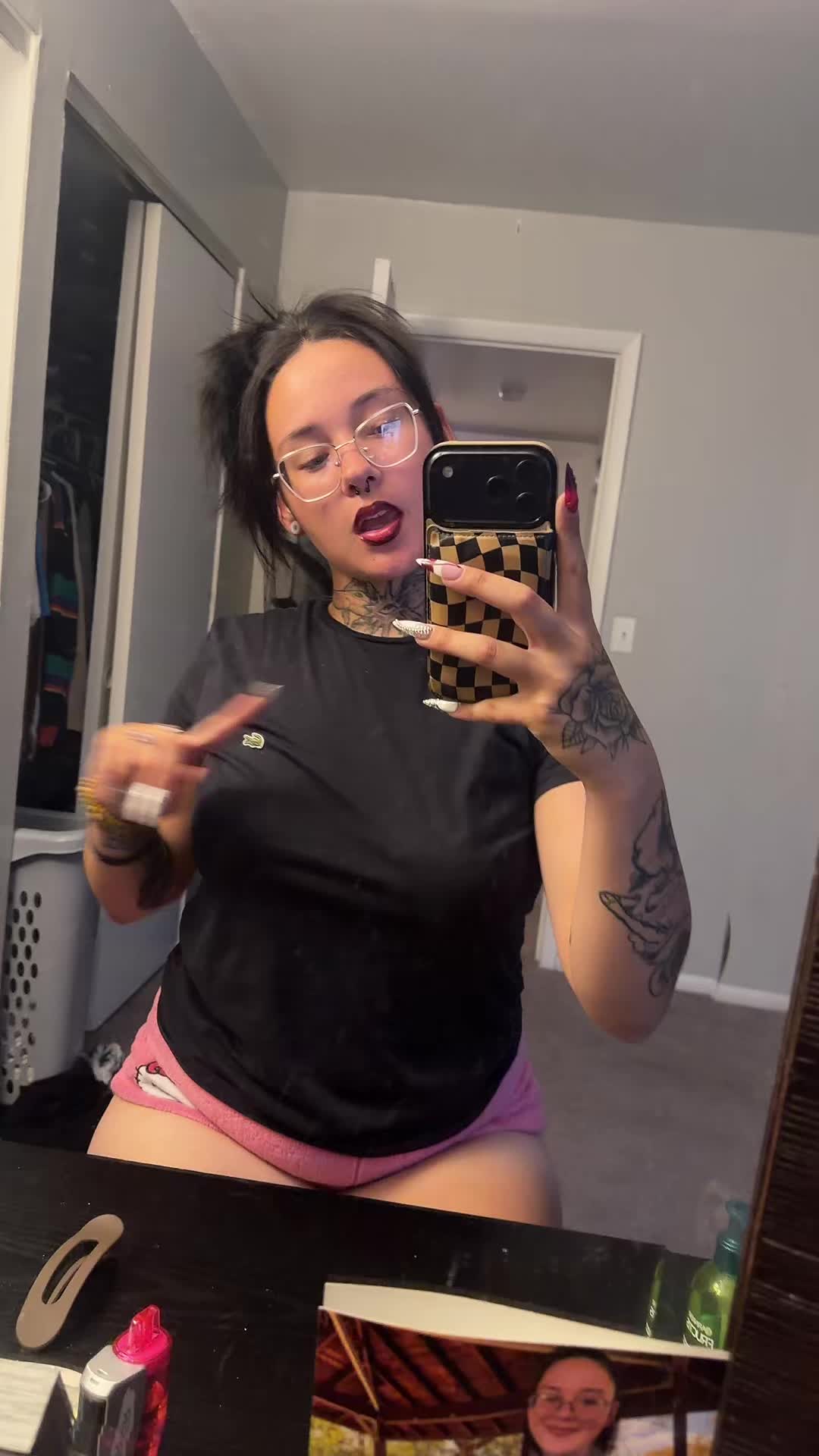 @pretty_deadgirl