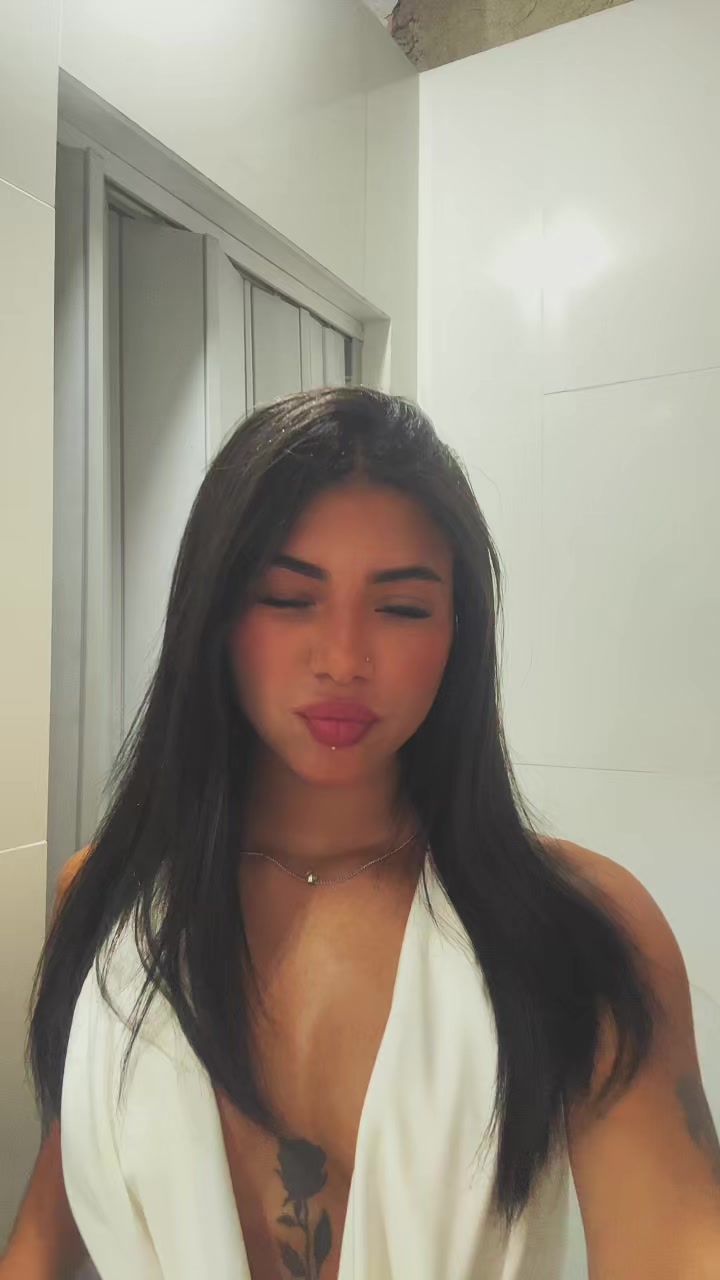 @naomechamohanna