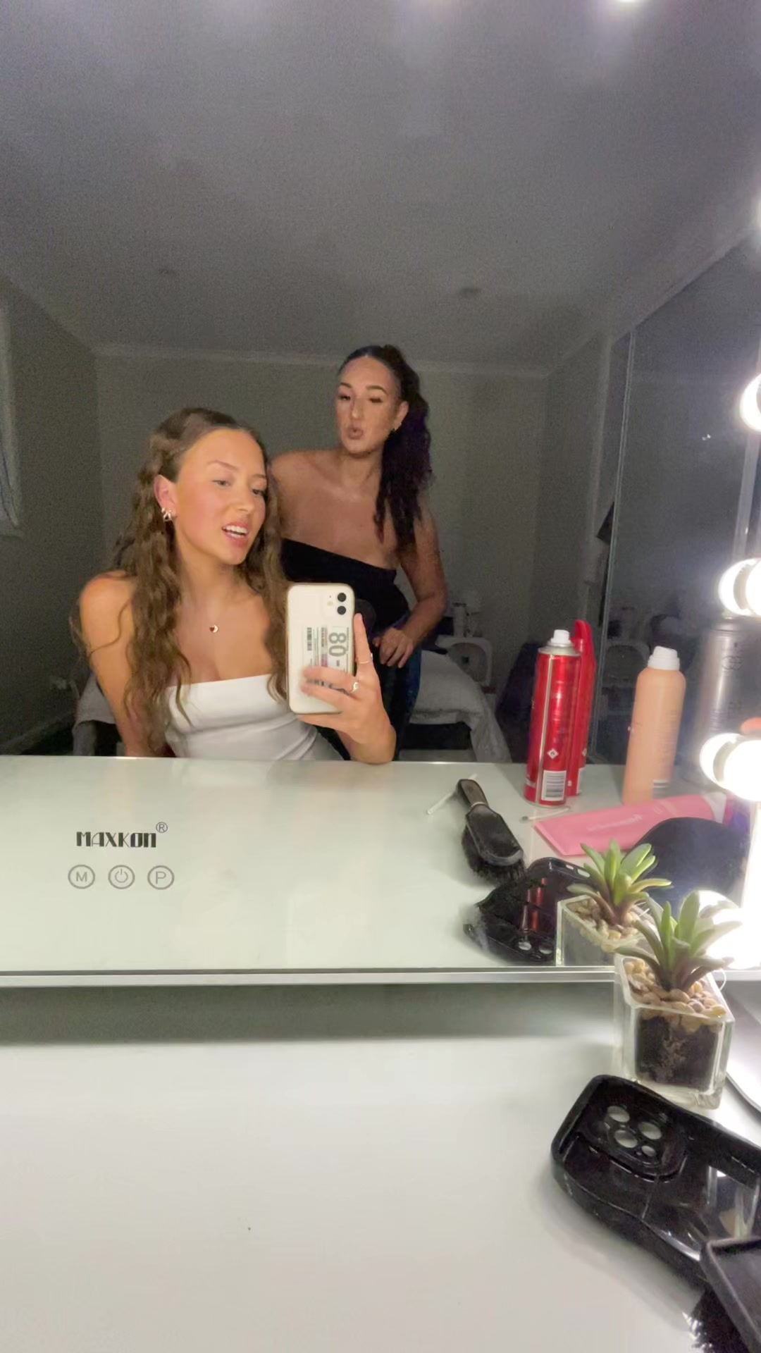 @Izabelle
