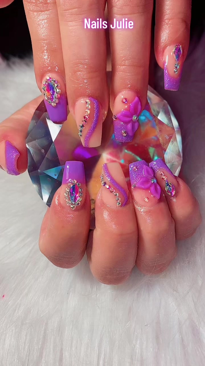 @NAILS JULIE