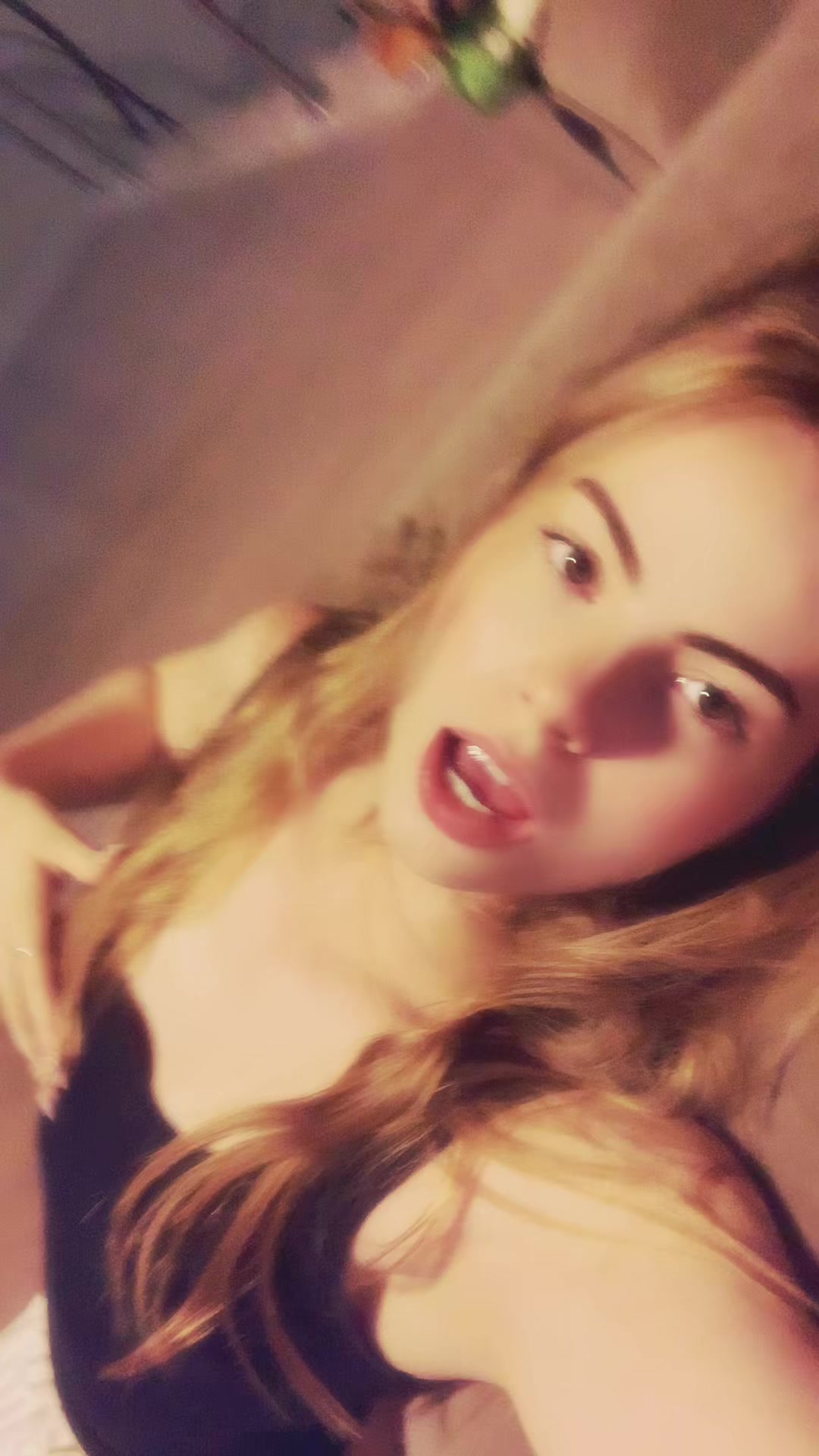 @Vitória Adib