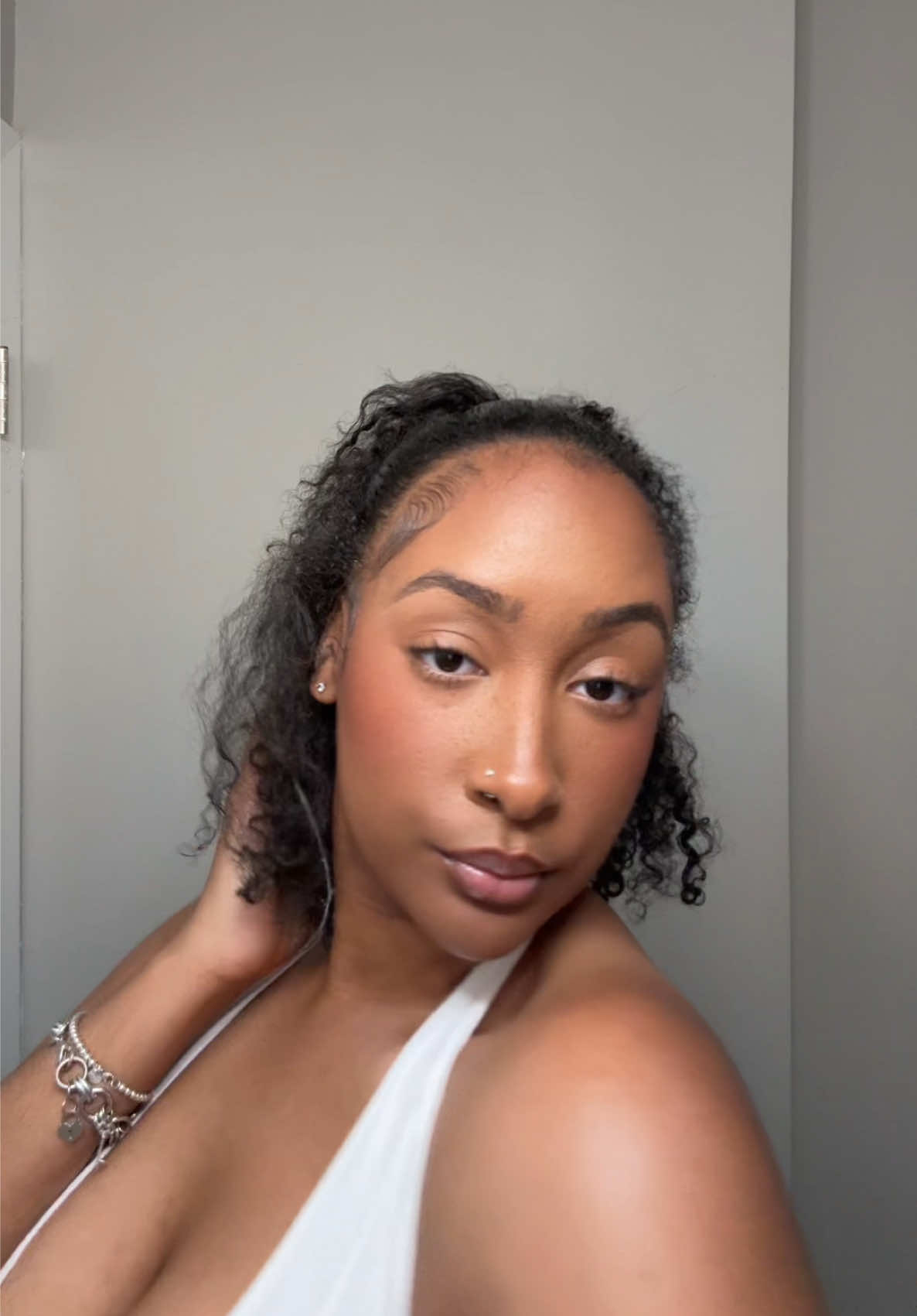 @ashhnic0l3