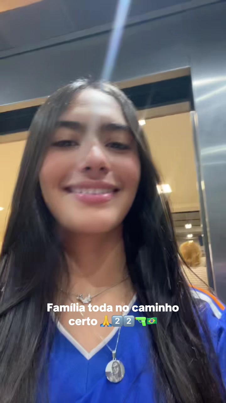 @Julia.Barreto 🪽🌟💵📸🍸💍