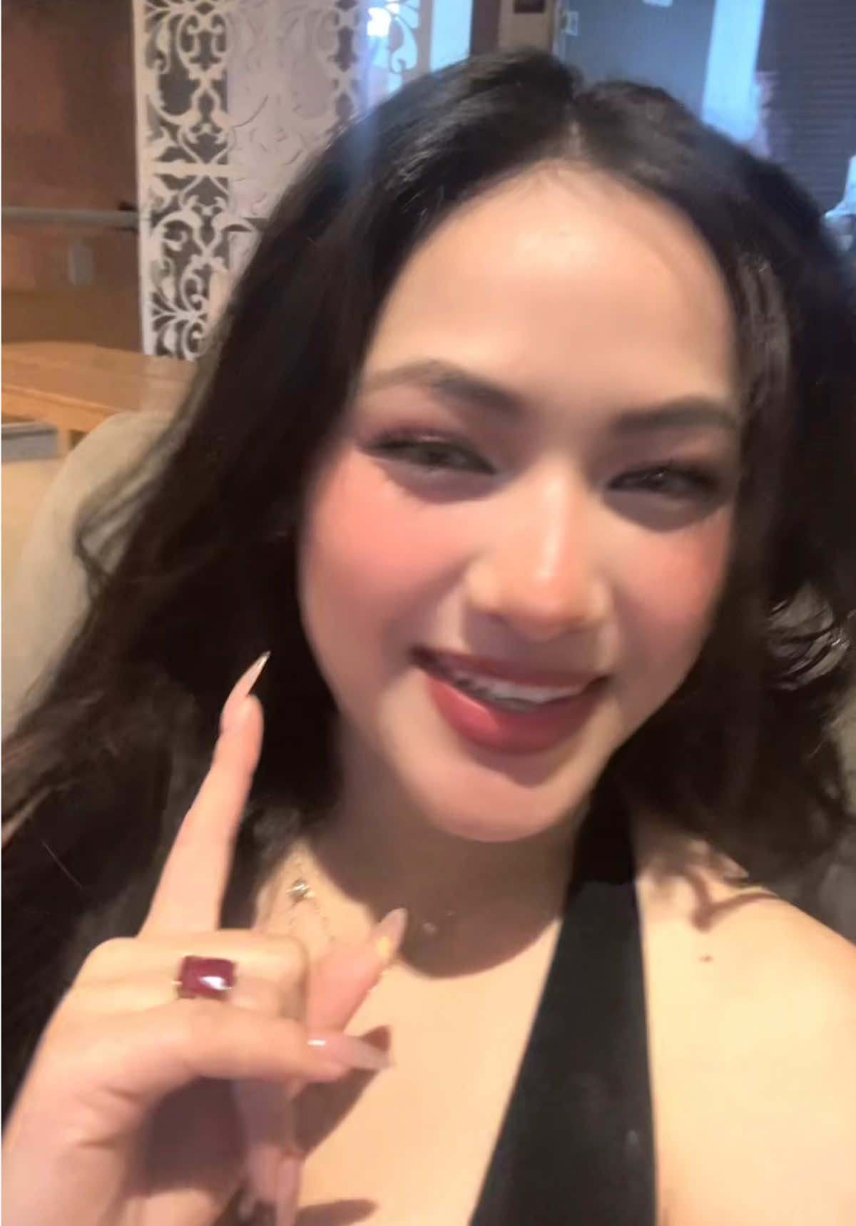 @<D>