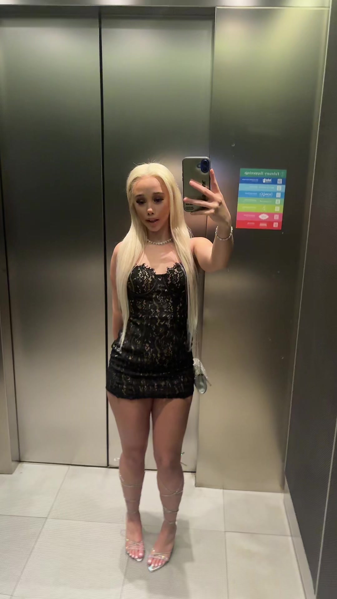@🐰