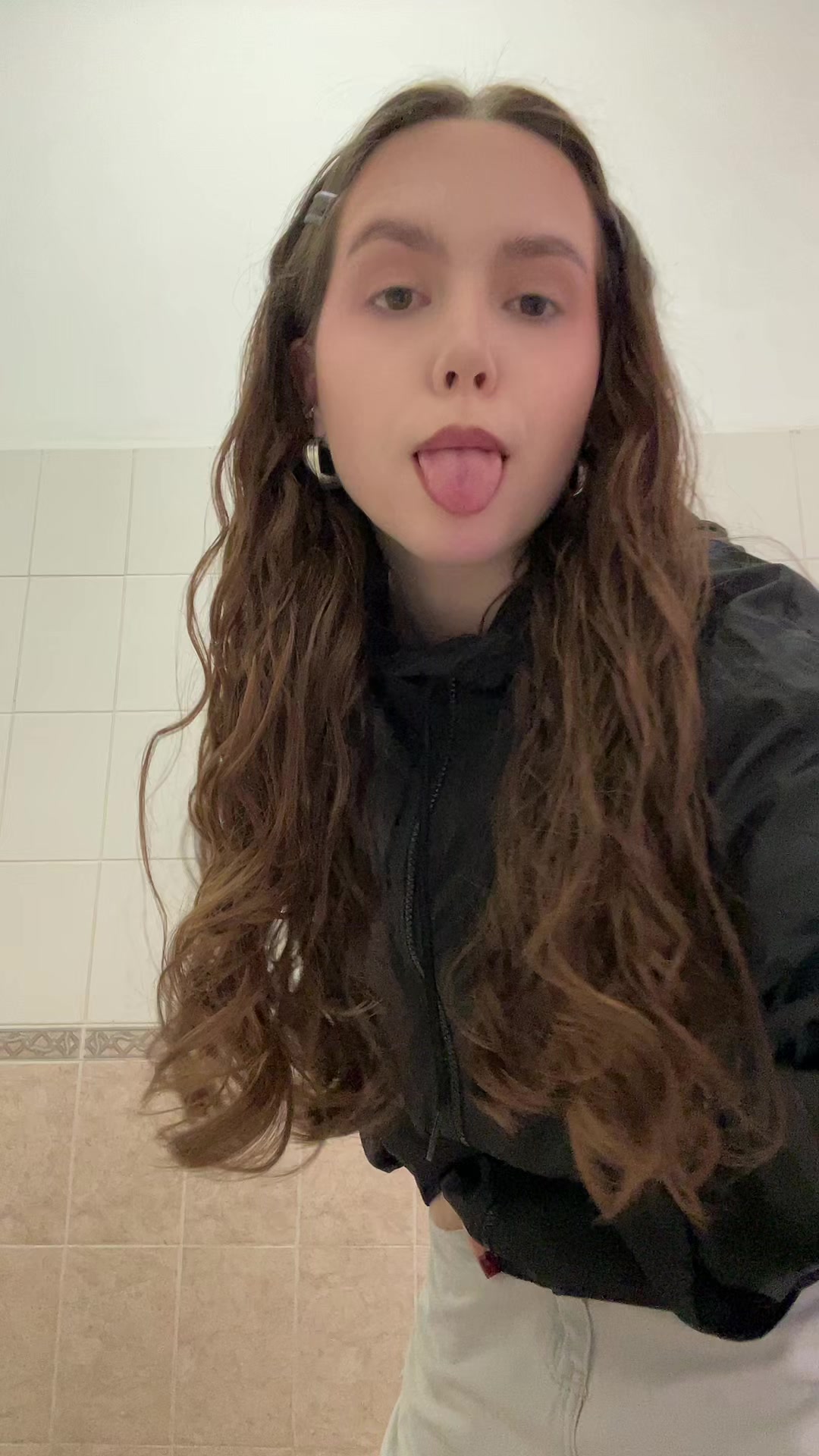 @THESSONYAA