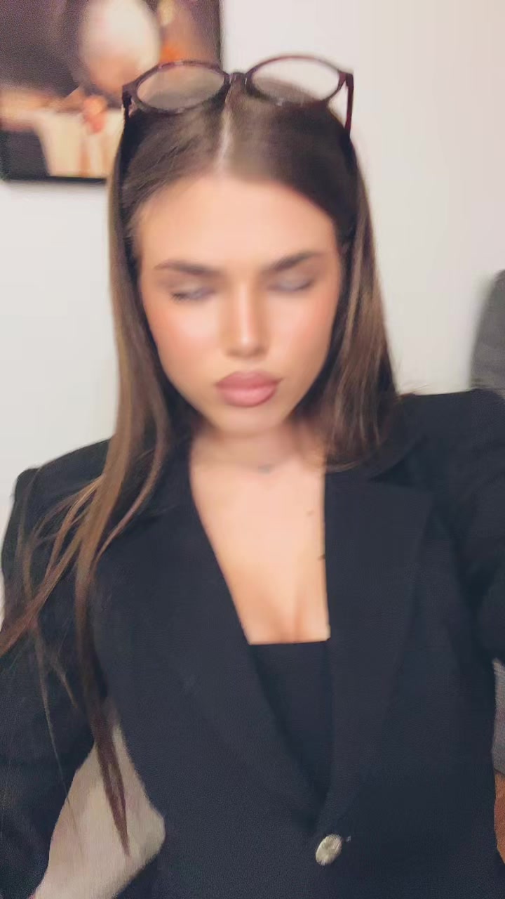 @D M