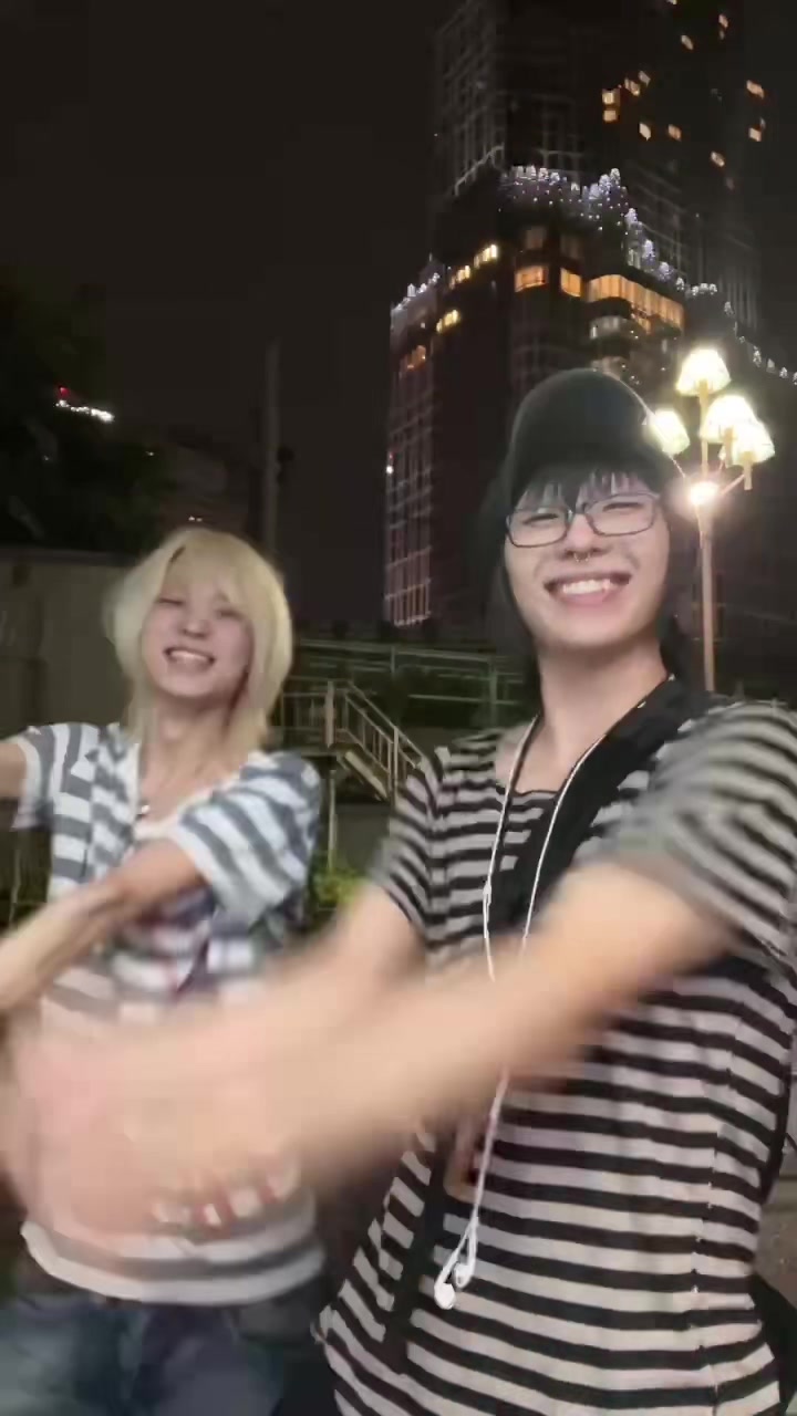 @ひかる